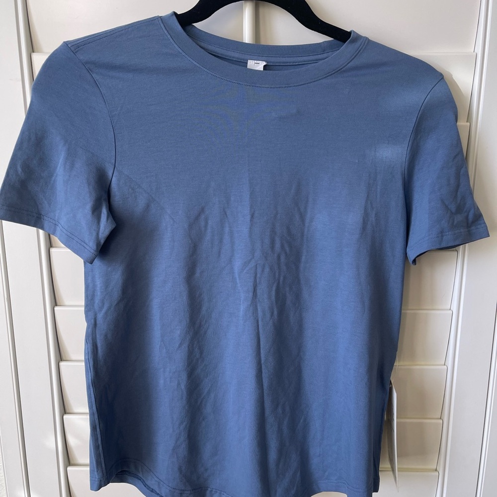 Lululemon Athletica Blue Crew Neck Short Sleeve Tee